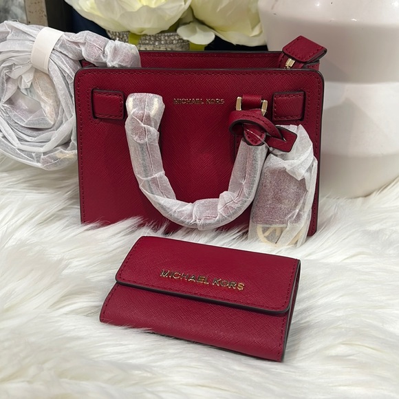 ❤️MICHAEL Michael Kors Saffiano Leather Mini Dillon Bag with matching wallet - Picture 6 of 10